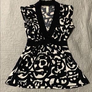 Women’s Sleeveless Blouse